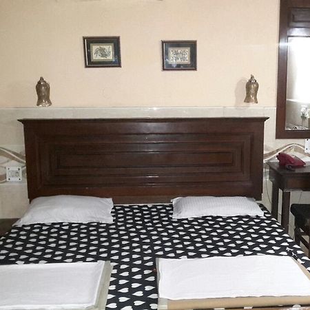 Jeraths Villa Bed And Breakfast Deli Exterior foto