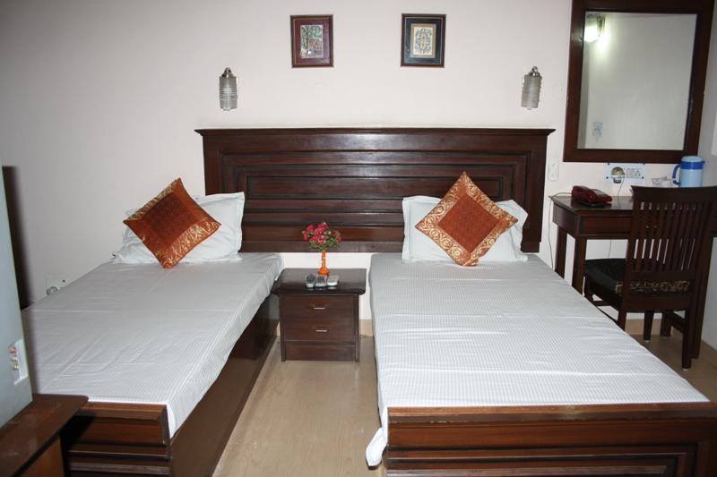 Jeraths Villa Bed And Breakfast Deli Exterior foto