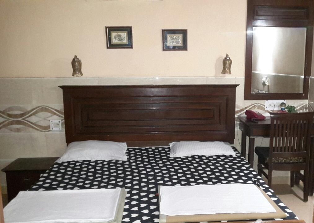 Jeraths Villa Bed And Breakfast Deli Exterior foto